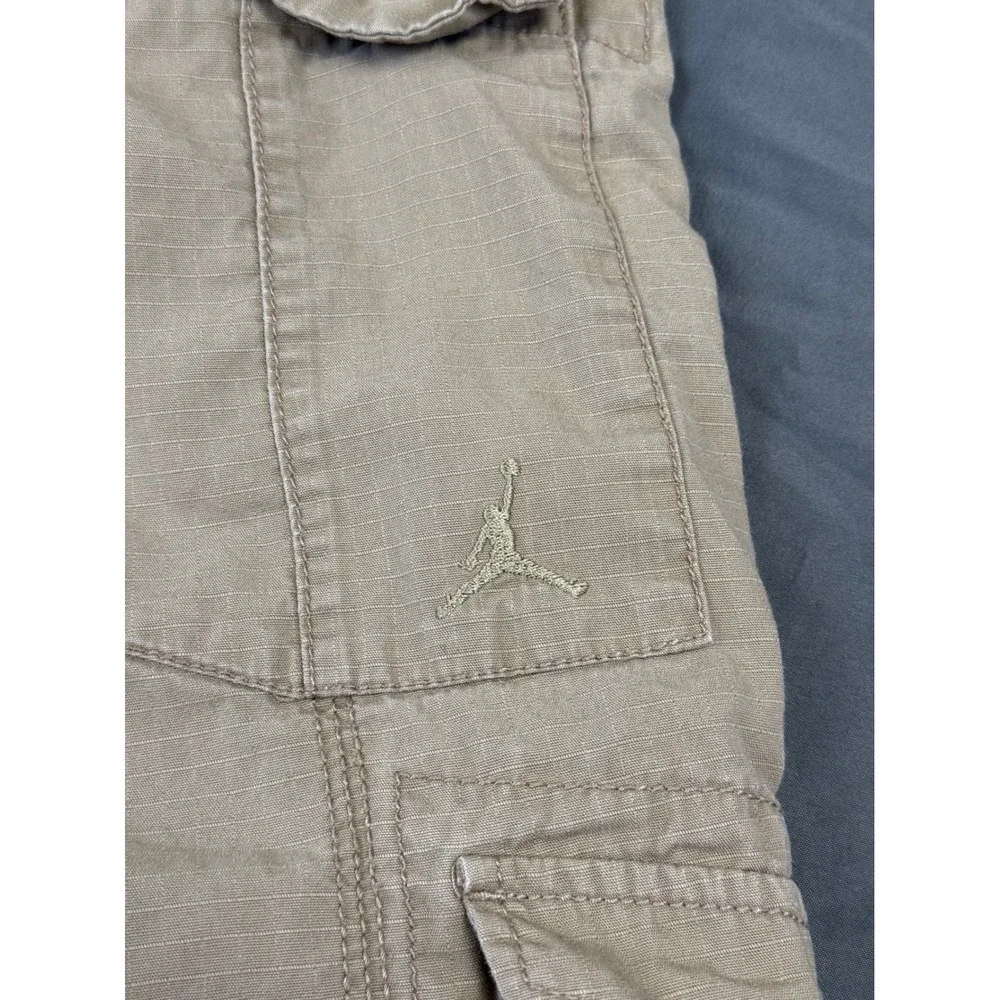 Distressed Jordan Brand Mens Ripstop Cargo Shorts Tan Size 30 Utility 465022-238